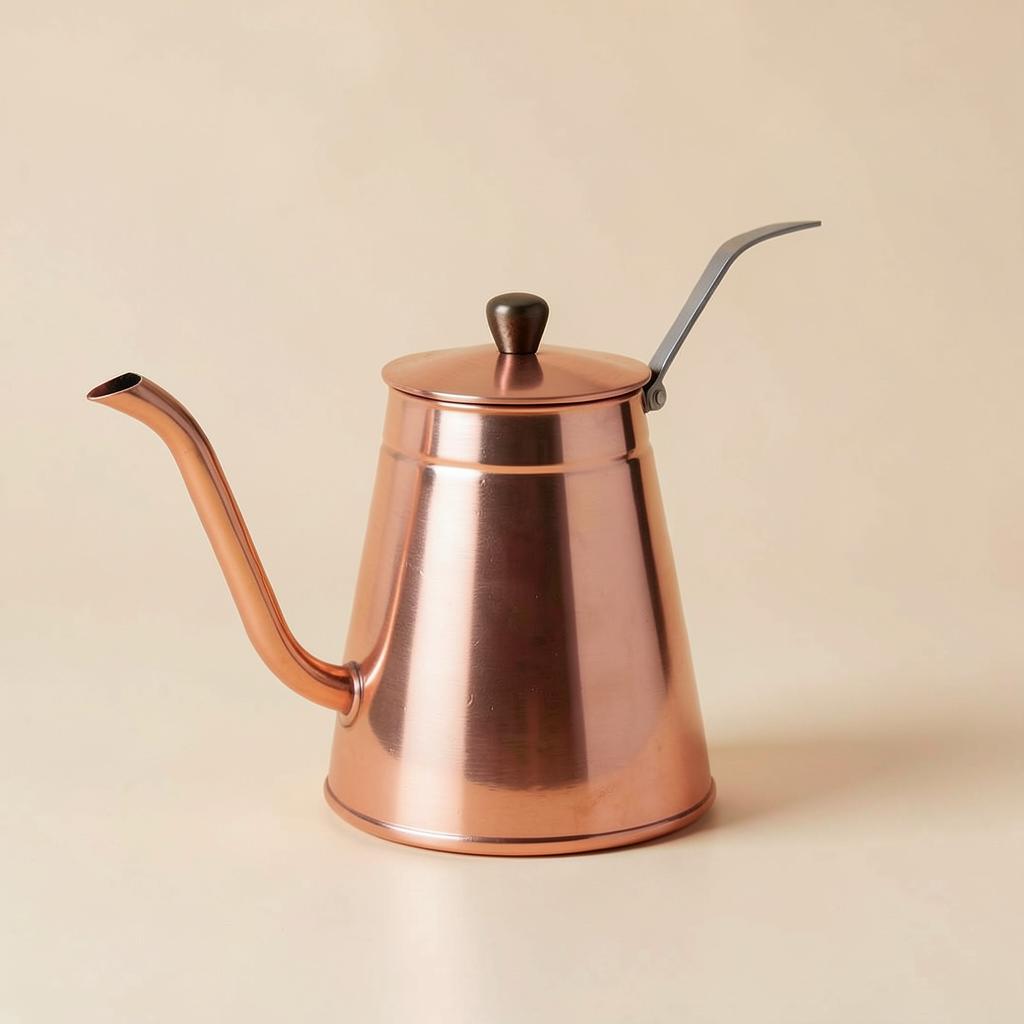 إبريق عنق الإوزة نحاسي